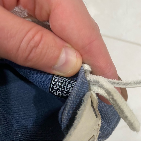 Keen Catalina boat shoes canvas blue and white womens 9 - Picture 3 of 8